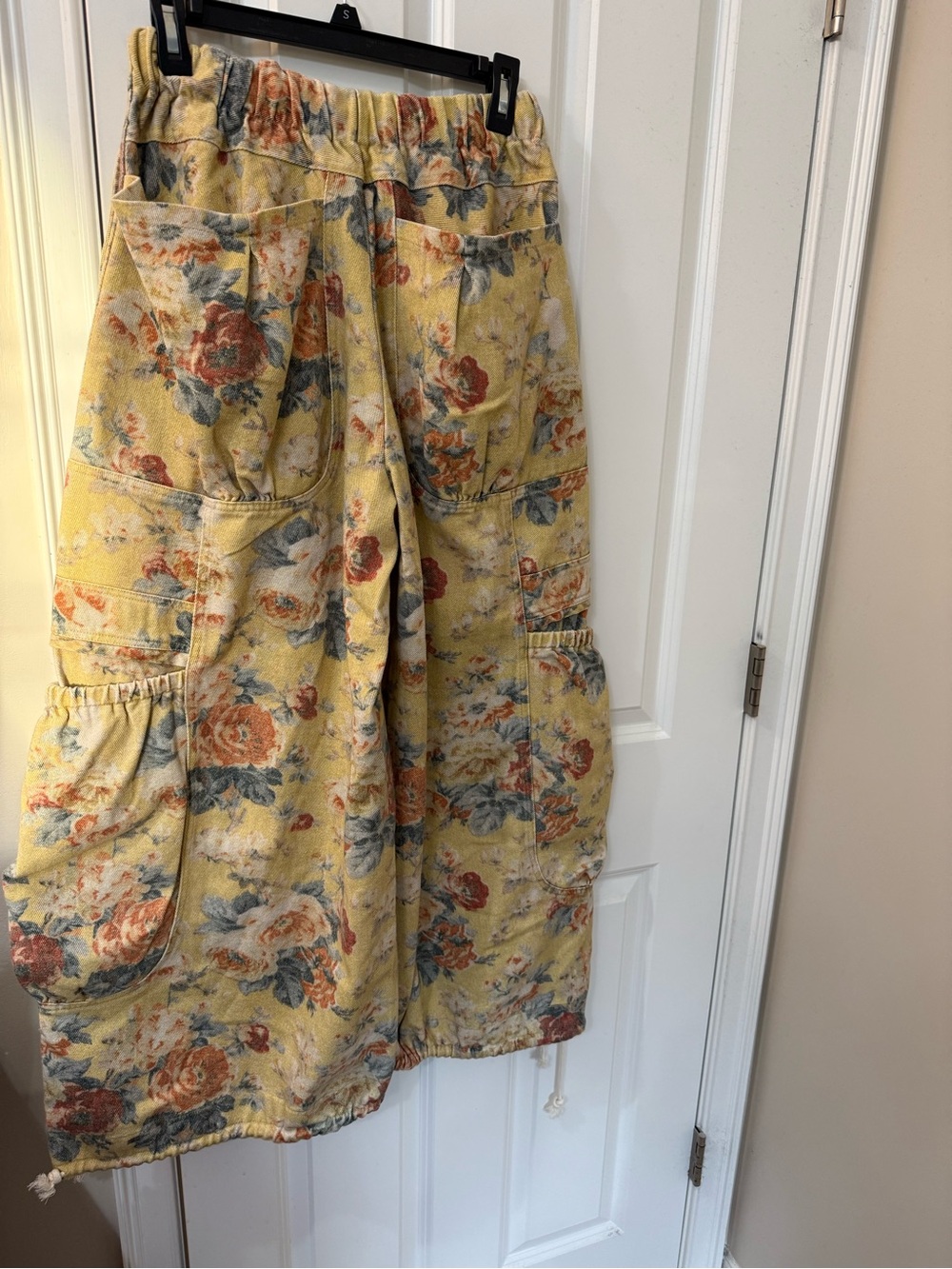 NWT Davi & Dani Yellow Floral Drawstring Pants size Small - Picture 7 of 7